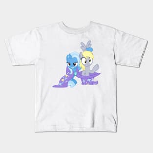Trixie pulls Muffins out of her hat 1 Kids T-Shirt